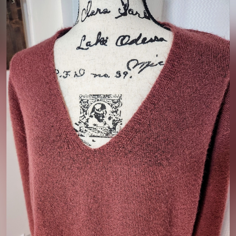Express sweater - Picture 2 of 9